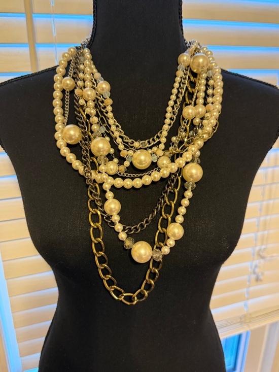 Jewelry - Layered Pearl and Chain Statement Necklace - Gold/White